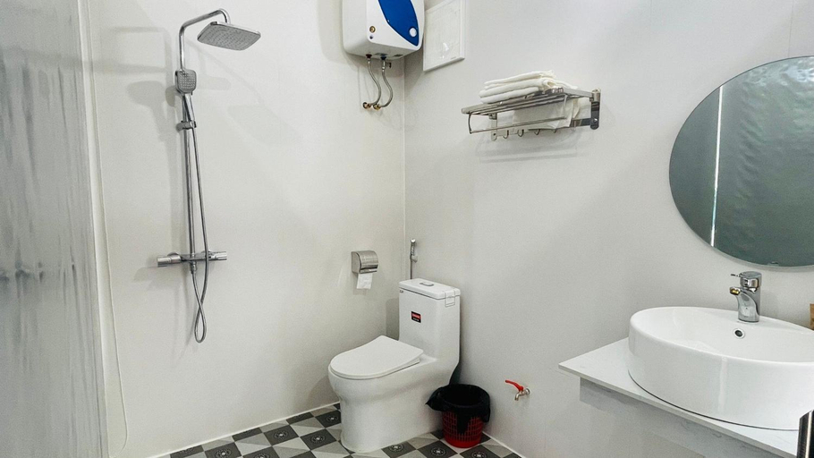 Bathroom 3, KHU DU LỊCH SINH THÁI HÒN MÁT, Nghĩa Đàn