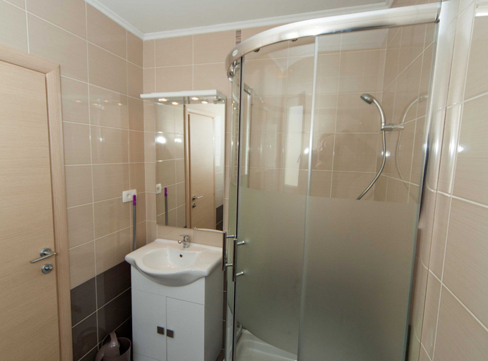 Bathroom 3, Beachfront Apartments for Relaxing Getaways in Crikvenica, Crikvenica