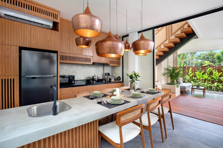 Dining Room 7