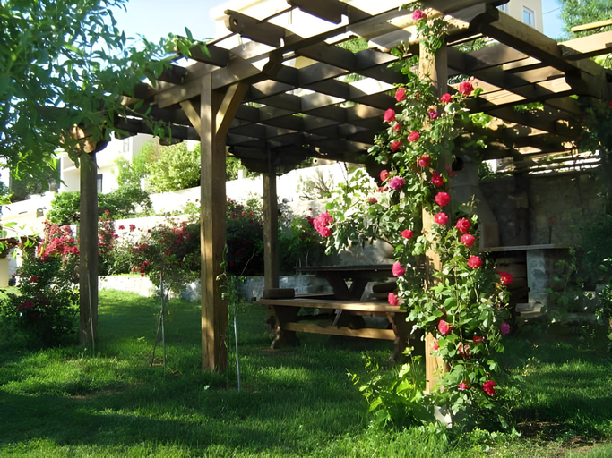 Others 4, Apartments Laura, Senj