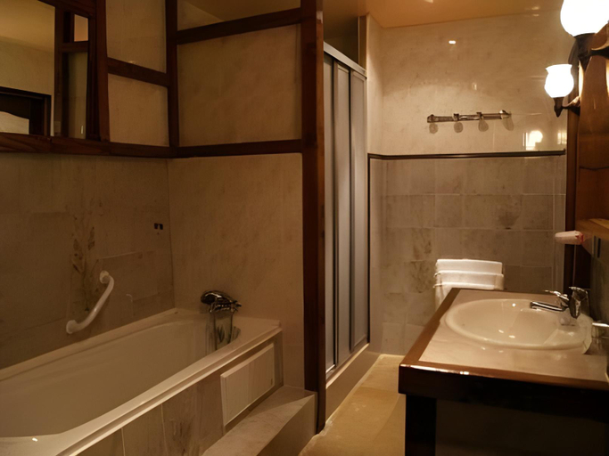 Bathroom 3, Lud'Hotel, Côte-d'Or