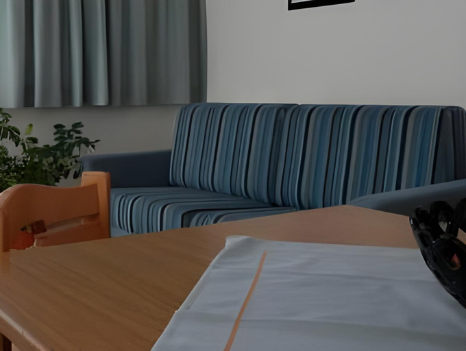Bedroom 2, Collina Hotel Garni, Landeck