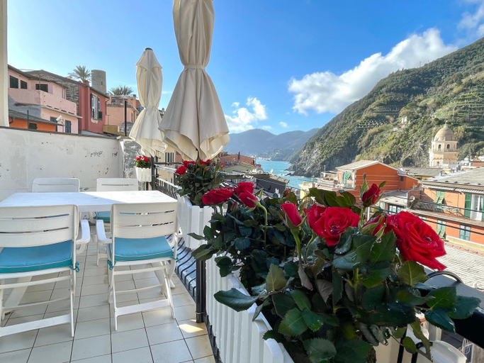 Exterior & Views 3, Families or Groups 3 Terrazzi Apartment on Sea, La Spezia