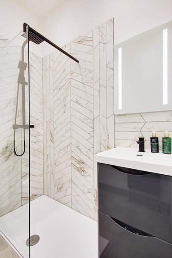 Bathroom 10