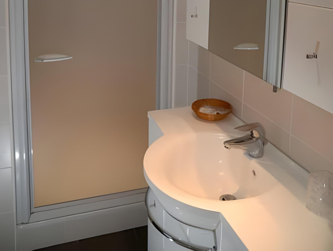 Bathroom 2, Guesthouse Les Tilleuls, Hainaut