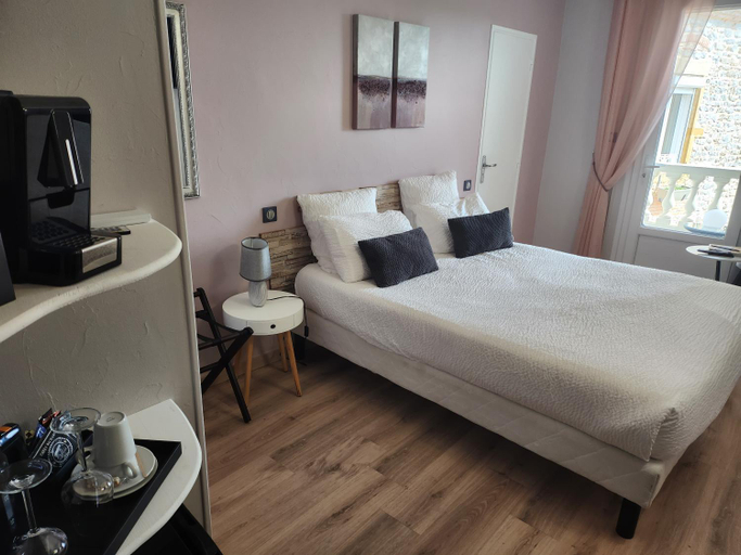 Bedroom 8