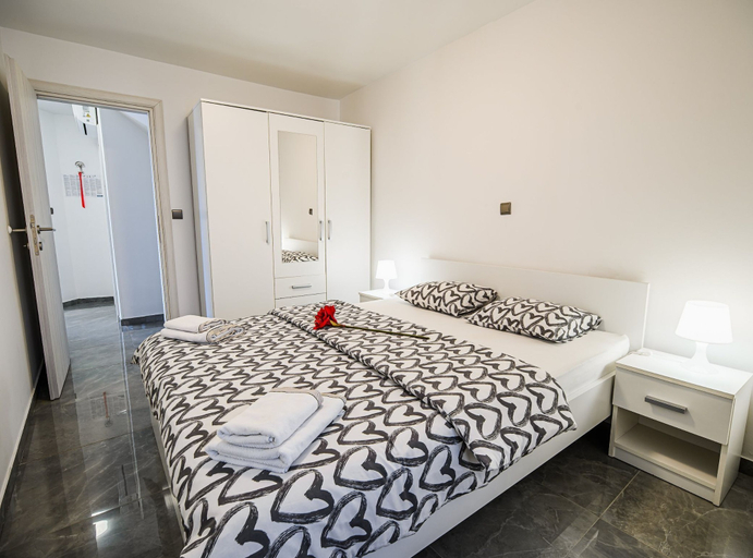 Bedroom 2, Sleek and Stylish Umag Apartments With Sea View, Umag