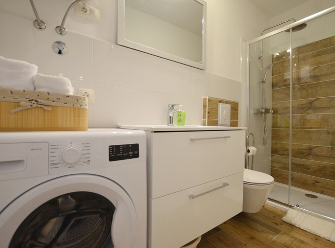 Bathroom 3, Cozy Central Stay in Rovinj, Rovinj