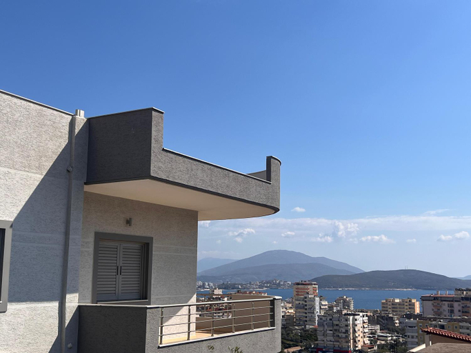 Others 5, Villa Dea, Sarandës