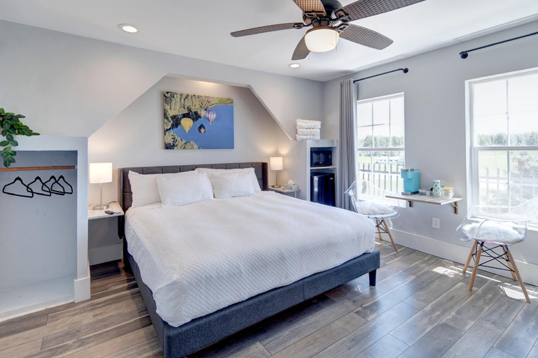 Bedroom 2, Eagle’s Landing Lodge, Custer