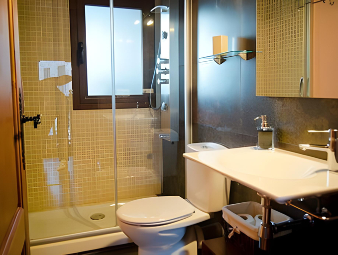 Bathroom 3, L'Estanca de L'Era, Lleida