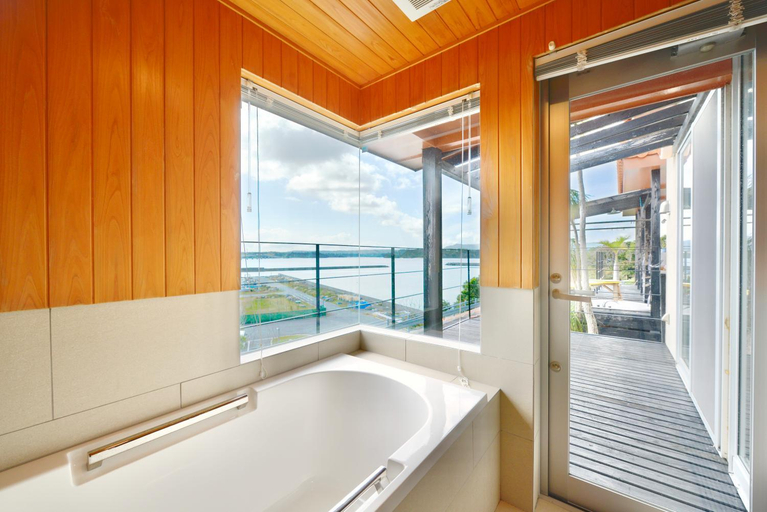 Bathroom 3, Starsビーチまで徒歩2分 古宇利島の自然に囲まれた非日常体験, Nakijin