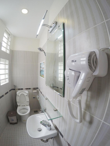 Bathroom 8