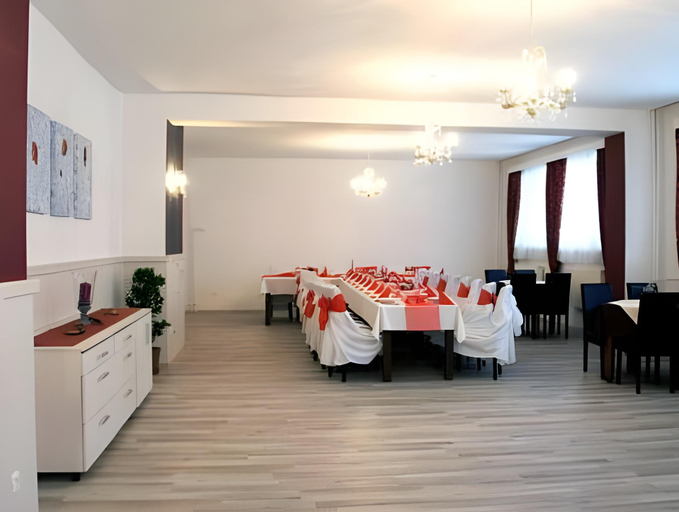 Food & Drinks 5, Hotel Garni, Považská Bystrica
