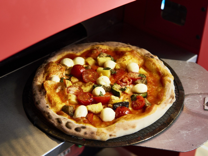 Food & Drinks 19