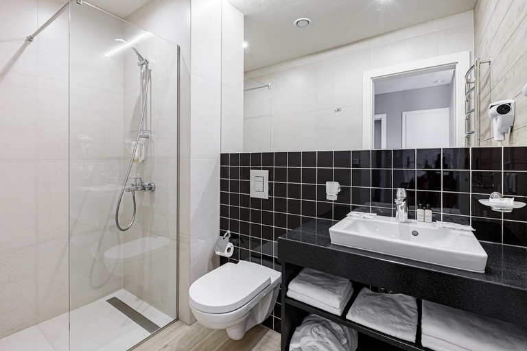 Bathroom 4, HVOYA Apart-Hotel & SPA, Nadvirnians'kyi
