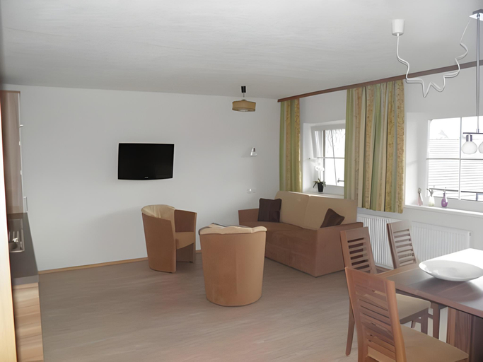 Others 3, Alpenhof Wangle, Reutte