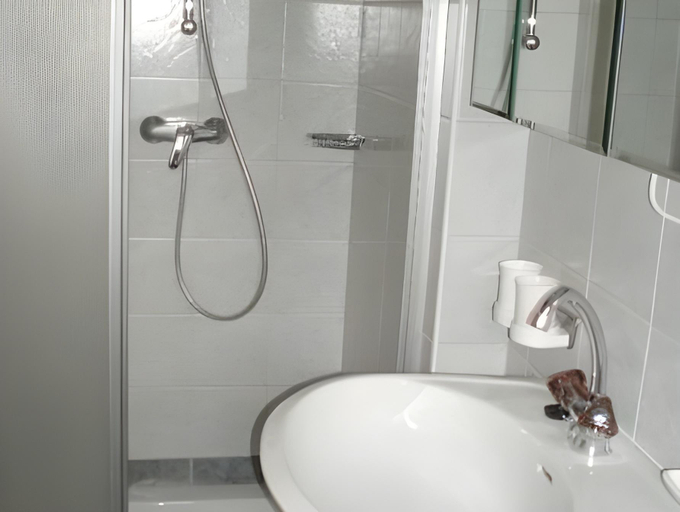 Bathroom 2, Zimmer & Appartements Schwarzenbacher Sonja & Konrad, Sankt Johann im Pongau