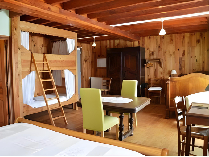 Bedroom 4, Logis Hotel Auberge de la Hulotte, Puy-de-Dôme