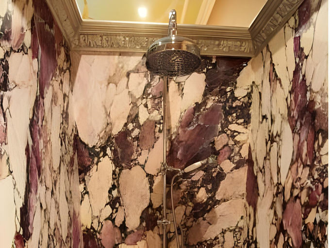 Bathroom 2, B&B De Lachende Engel, Antwerpen