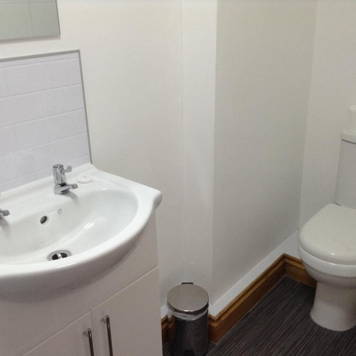 Bathroom 4, The Bear on the Square, Cumbria