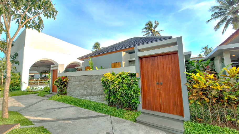 Exterior 5