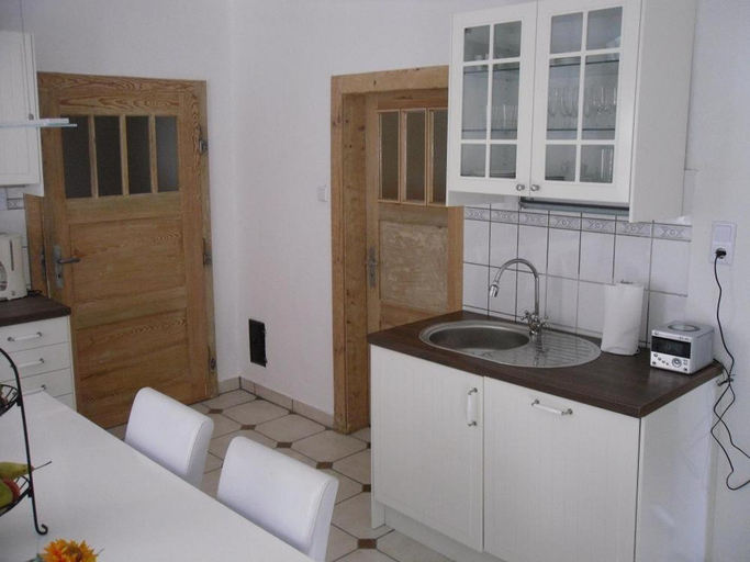 4, Winzeranwesen - Weingut Christian Eberley- FeWo II MINDESTAUFENTHALT 3 NACHTE - MINIMUM STAY 3 NIGHT, Neustadt an der Weinstraße