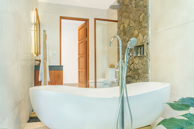 Bathroom 12