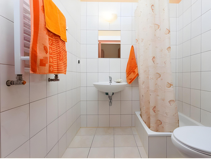 Bathroom 2, Dom Goscinny Emilia, Gryfice
