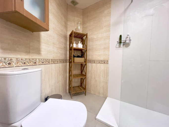 Bathroom 2, Housing Leon Ramiro III, León