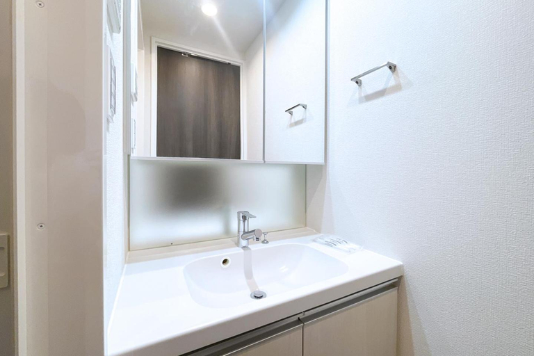 Bathroom 15