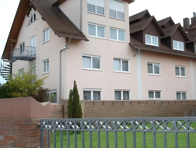 Exterior & Views, Hotel zur Eisenbahn, Offenbach