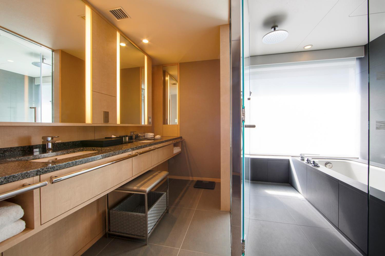 Bathroom 7