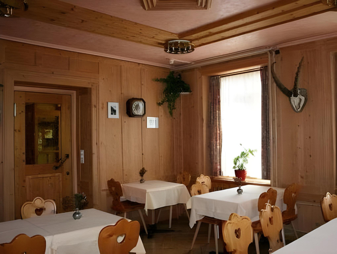 Food & Drinks 2, Hotel Restaurant Ratia, Albula