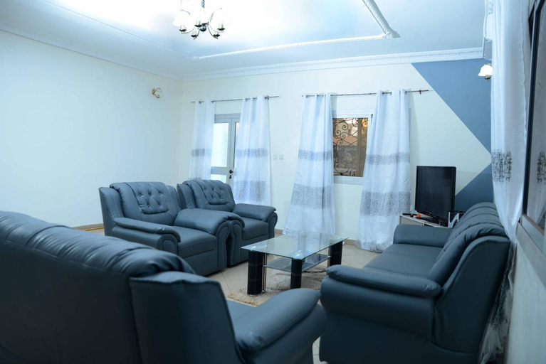 Others 3, Appart meuble Jouvence chez Chantal & Francis, Mfoundi