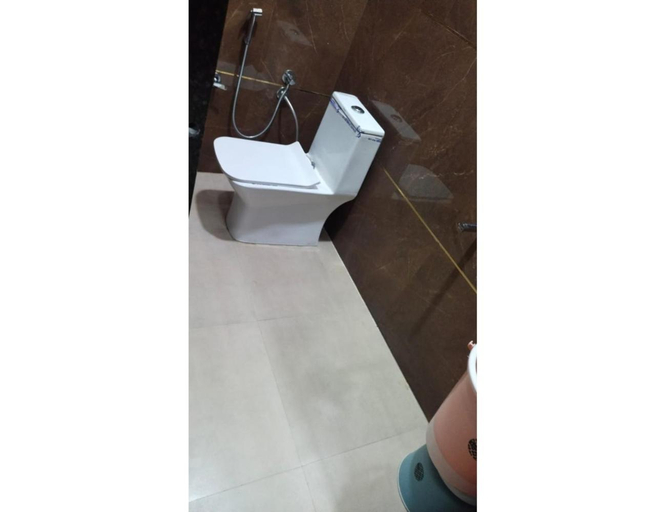 Bathroom 3, Hotel Shri Nivasa Inn, Kothi, East Nimar
