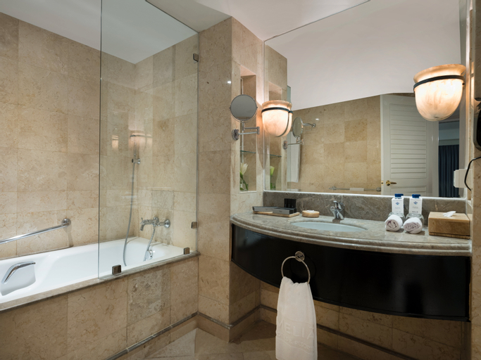 Bathroom 10