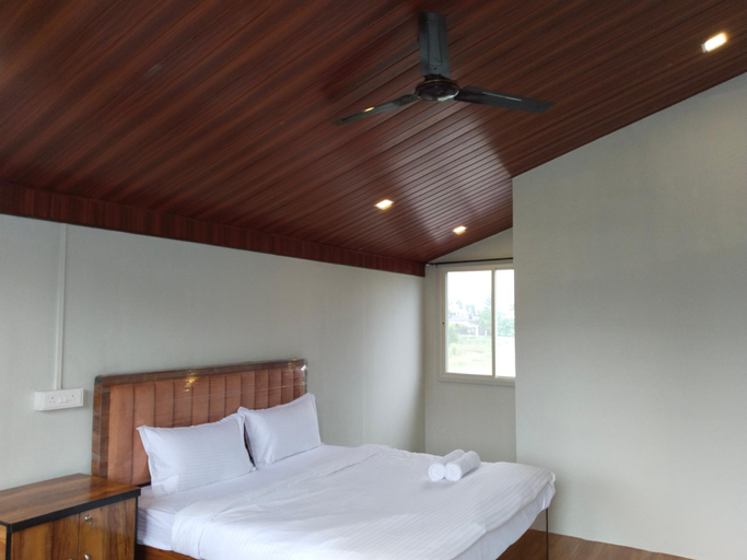 Bedroom, Sky Lawns, Pune