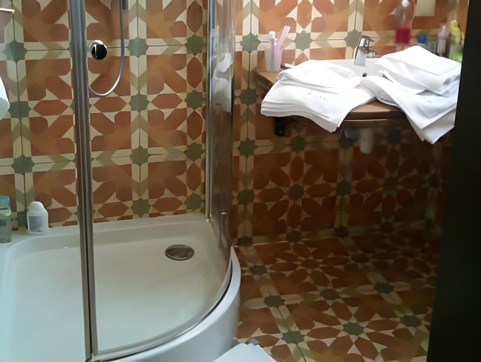 Bathroom 3, Stara Pravda Hotel - History, Nadvirnians'kyi