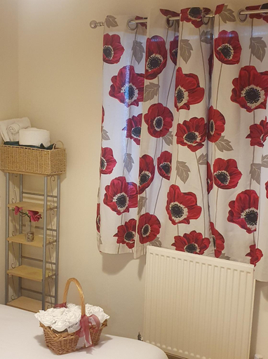 4, Double size and Single room in Barking, London
