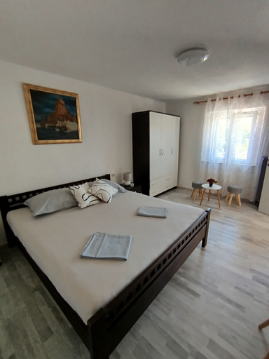 Others 5, Vacation house Luce, Seget