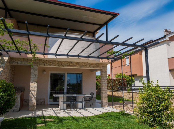 Others 4, Charming Three Bedroom House Turanj, Sveti Filip i Jakov