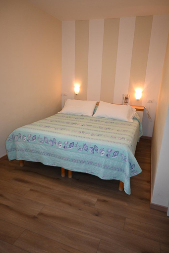Others 5, Residence Il Mandorlo, Livorno