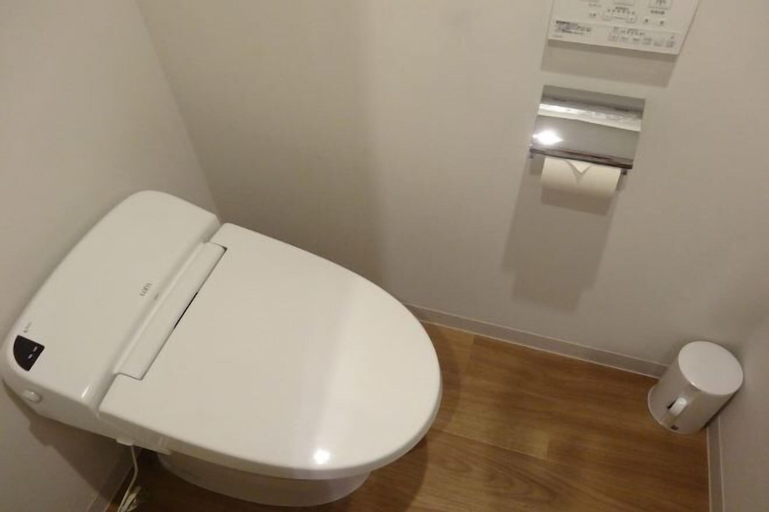 Bathroom 12