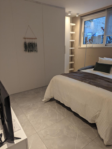 Others 5, Archimede Suites, Bruxelles
