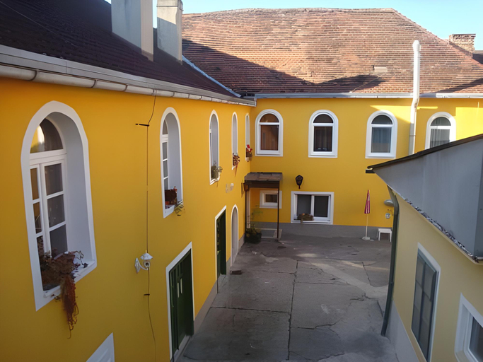 Others 5, Pension Weisses Lamm, Melk