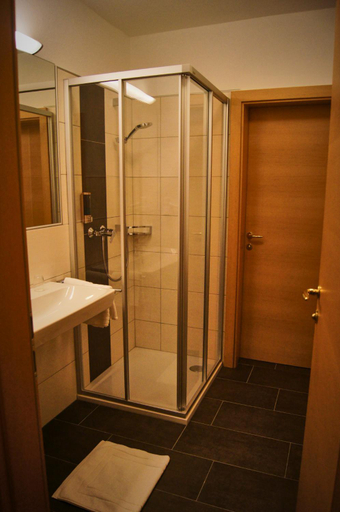 Bathroom 3, Hotel-Restaurant Schwaiger***, Sankt Johann im Pongau