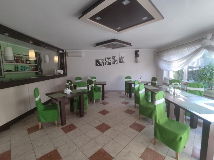 Others 4, Noclegi i Restauracja Gracja, Bełchatów