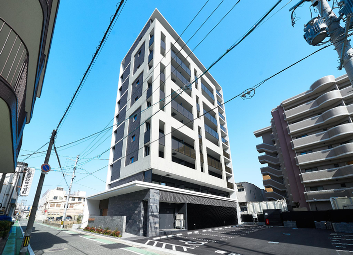 Exterior 5