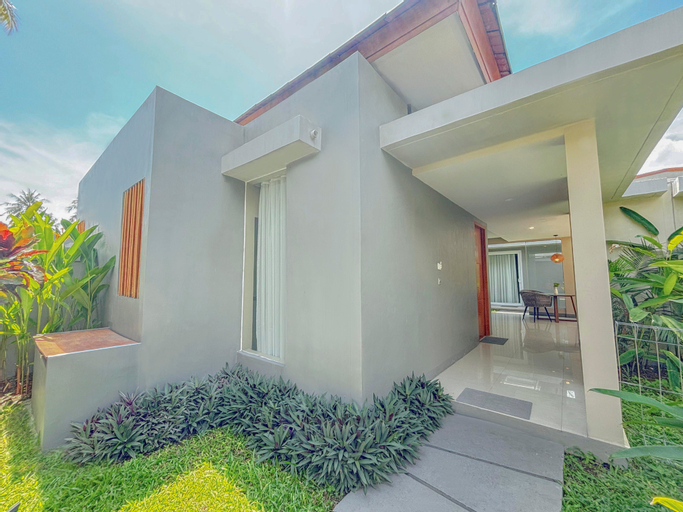 Exterior 8